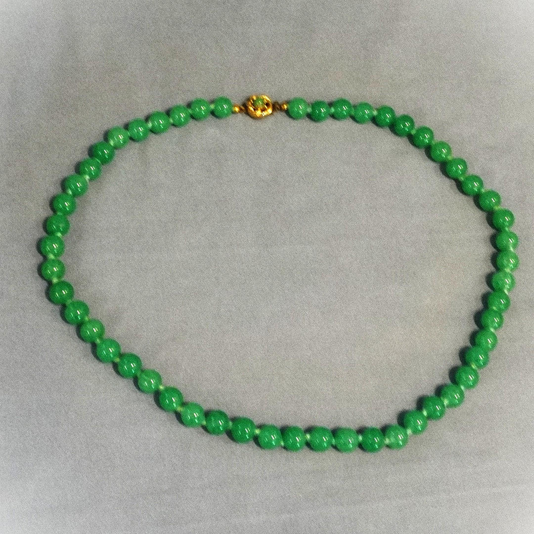 GRÖNT ÄDELSTEN HALSBAND.