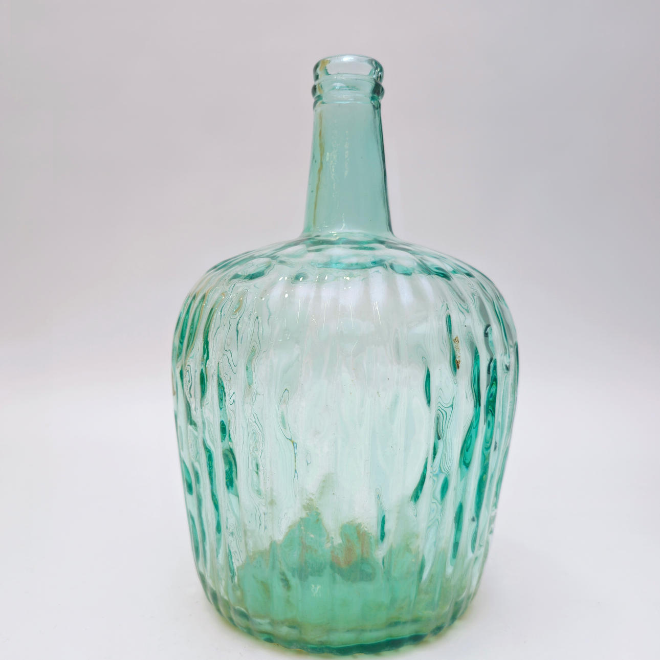DAMAJUANA WITH STRETCH MARKS IN TEAL.