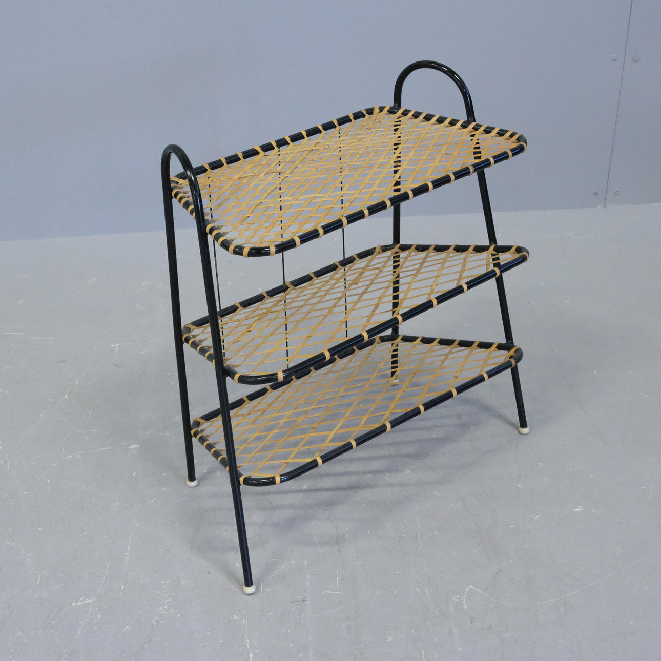 MAGAZINE SHELF, 1950S/60S.