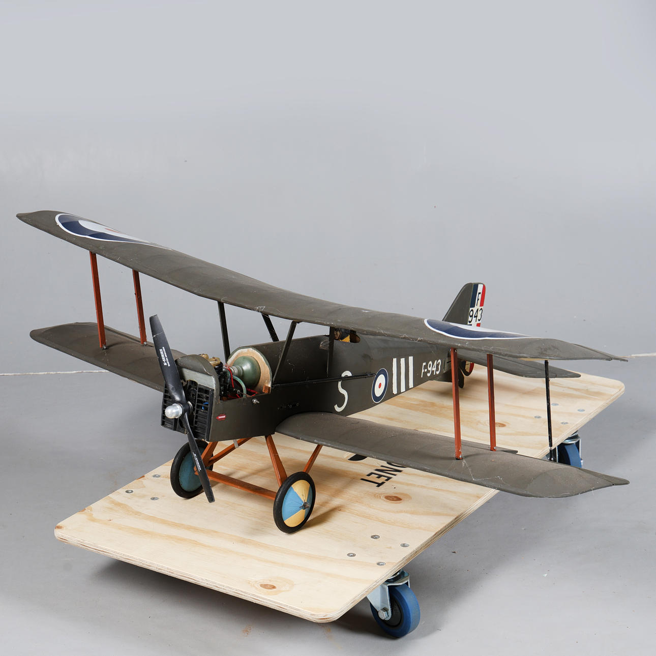 A MODEL ROYAL AIRCRAFT FACTORY S.E.5 REMOTE CONTROL PLANE.