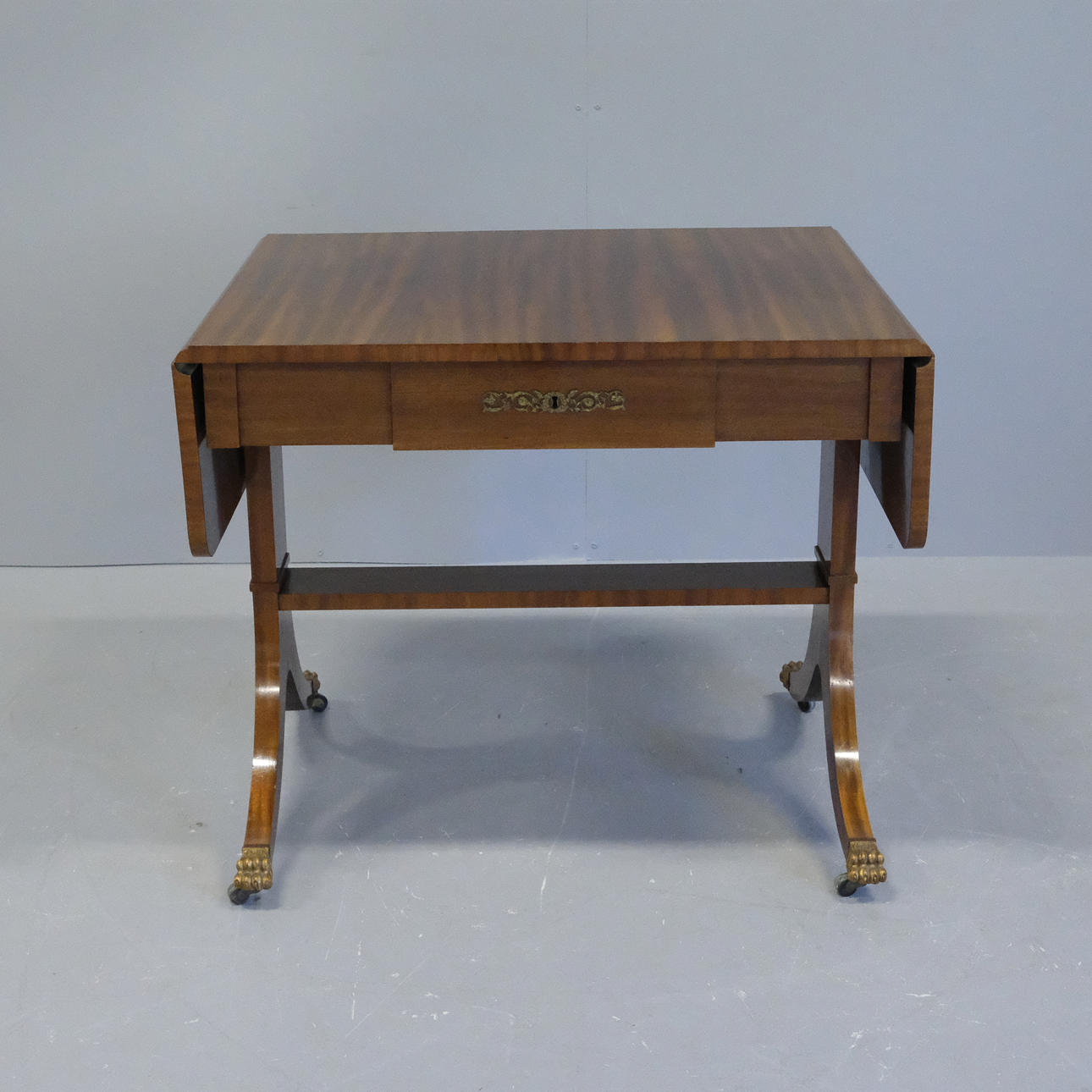 COFFEE TABLE WITH FLAPS, EMPIRIC STYLE.