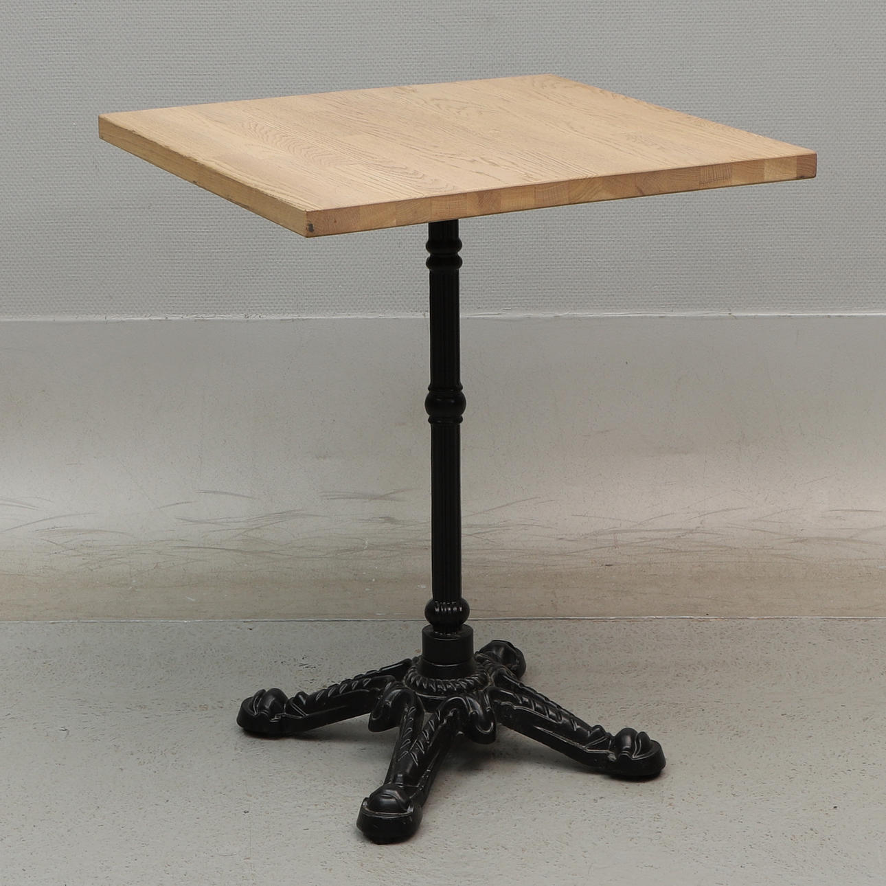 caf-bord-gjutj-rn-tr-1900-2000-tal-m-bler-bord-auctionet