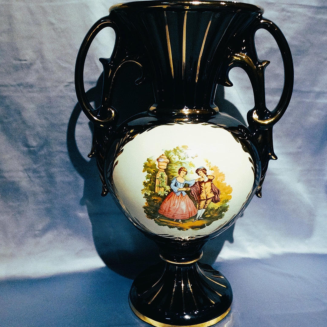 PORCELAIN HANDLE VASE, with figure motif, hand painted, around 1970.