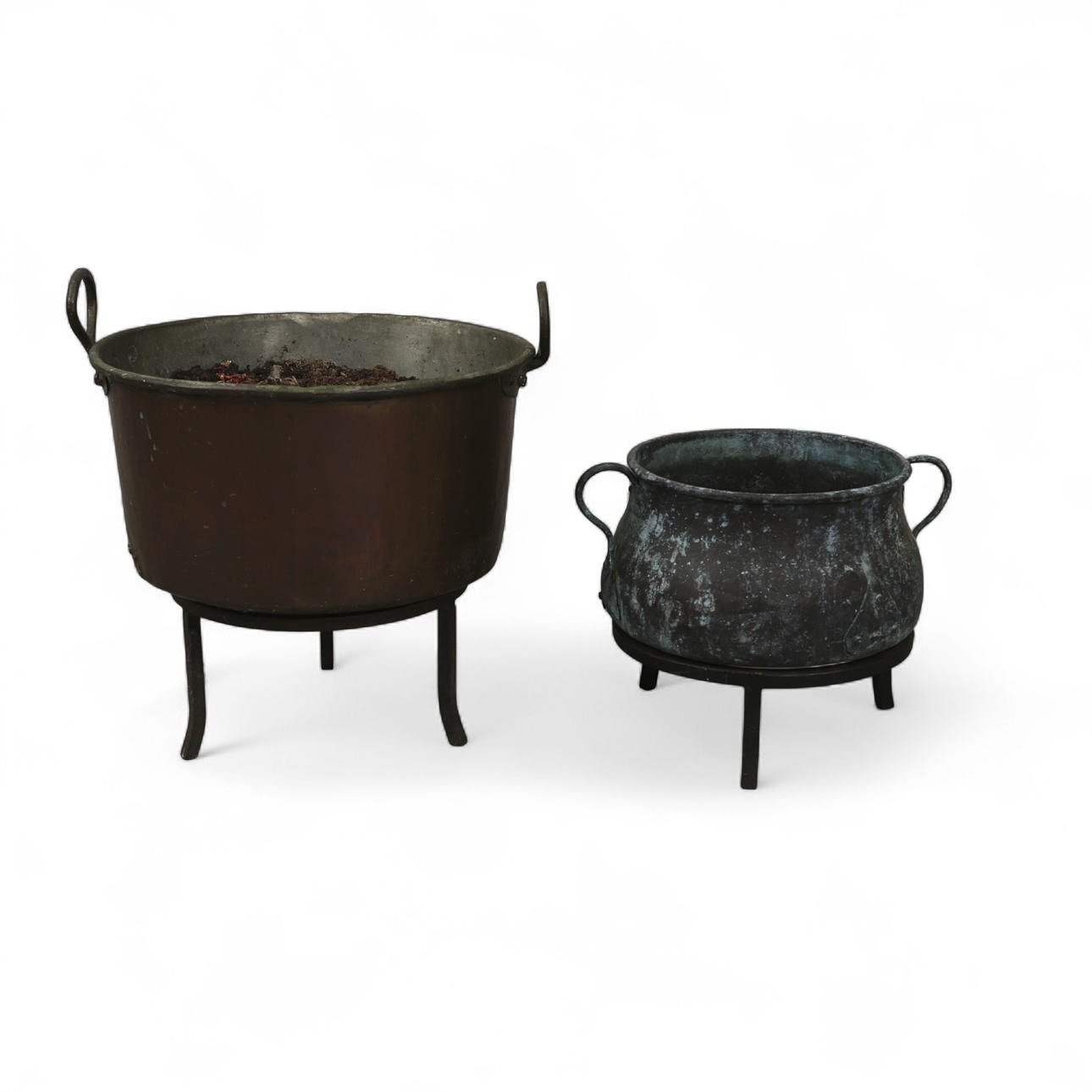 KOBBERPOTTER/KAR, på metalstativ, 2 stk.