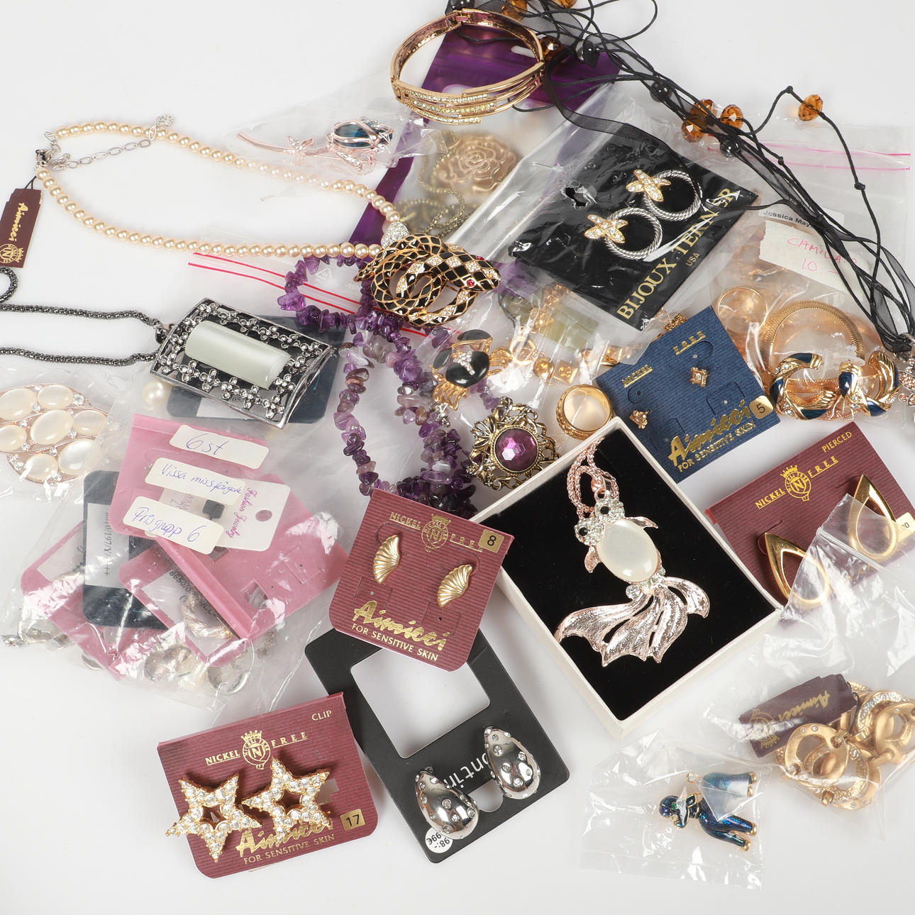 BIJOUTERIER, Großhandel, gemischter Schmuck.