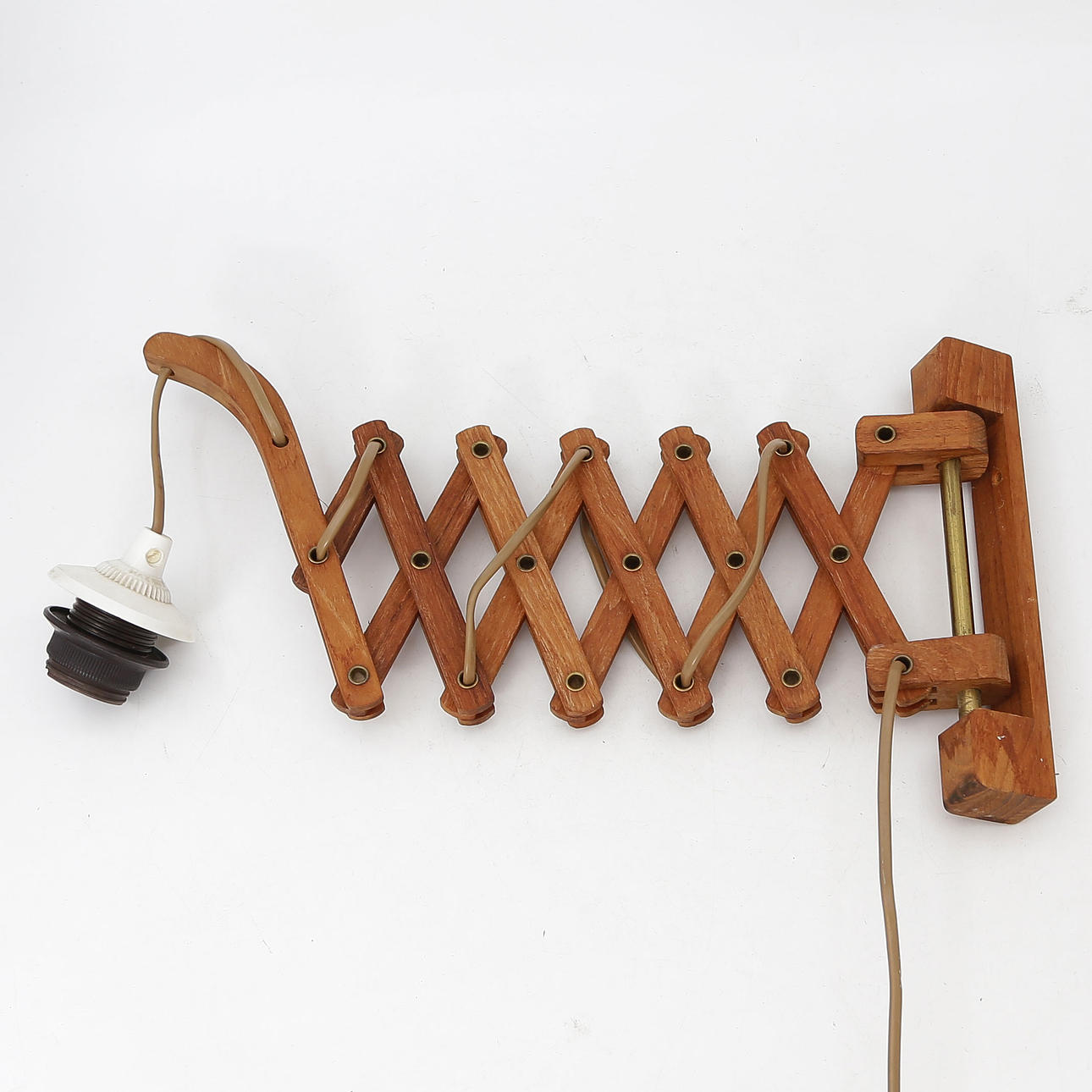 SCISSORS LAMP, TEAK, 1960S.