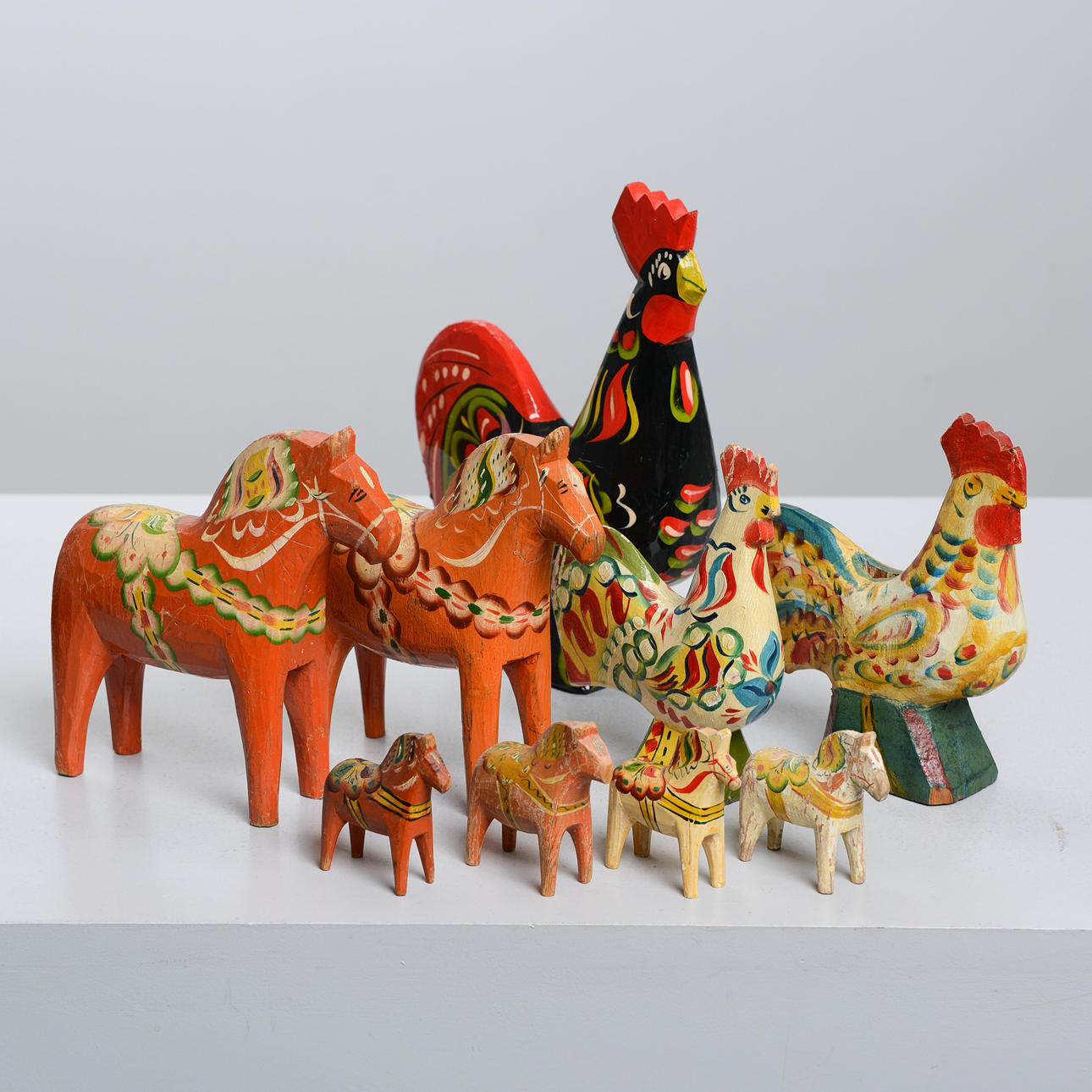 DALATUPPAR & DALA HESTE, 9 stk, hovedsagelig ældre.