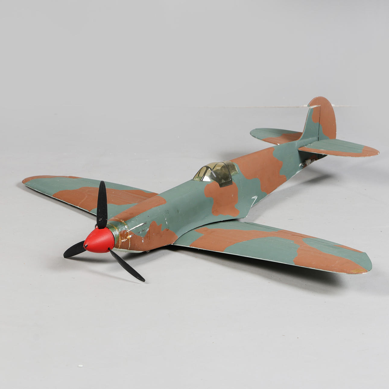 A MODEL SUPERMARINE SPITFIRE AIRCRAFT.
