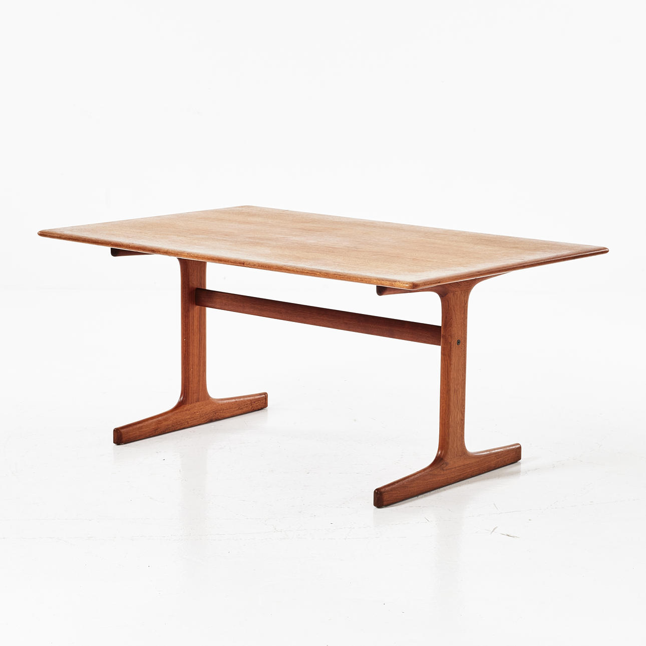 KARL ERIK EKSELIUS. coffee table, JOC Möbel, Vetlanda, marked on the underside of the plate, 1960s, frame in teak.