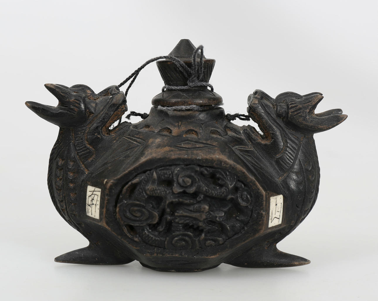 OPIUMFLASKA, trä, märkt, Kina, 1900-talets första hälft.