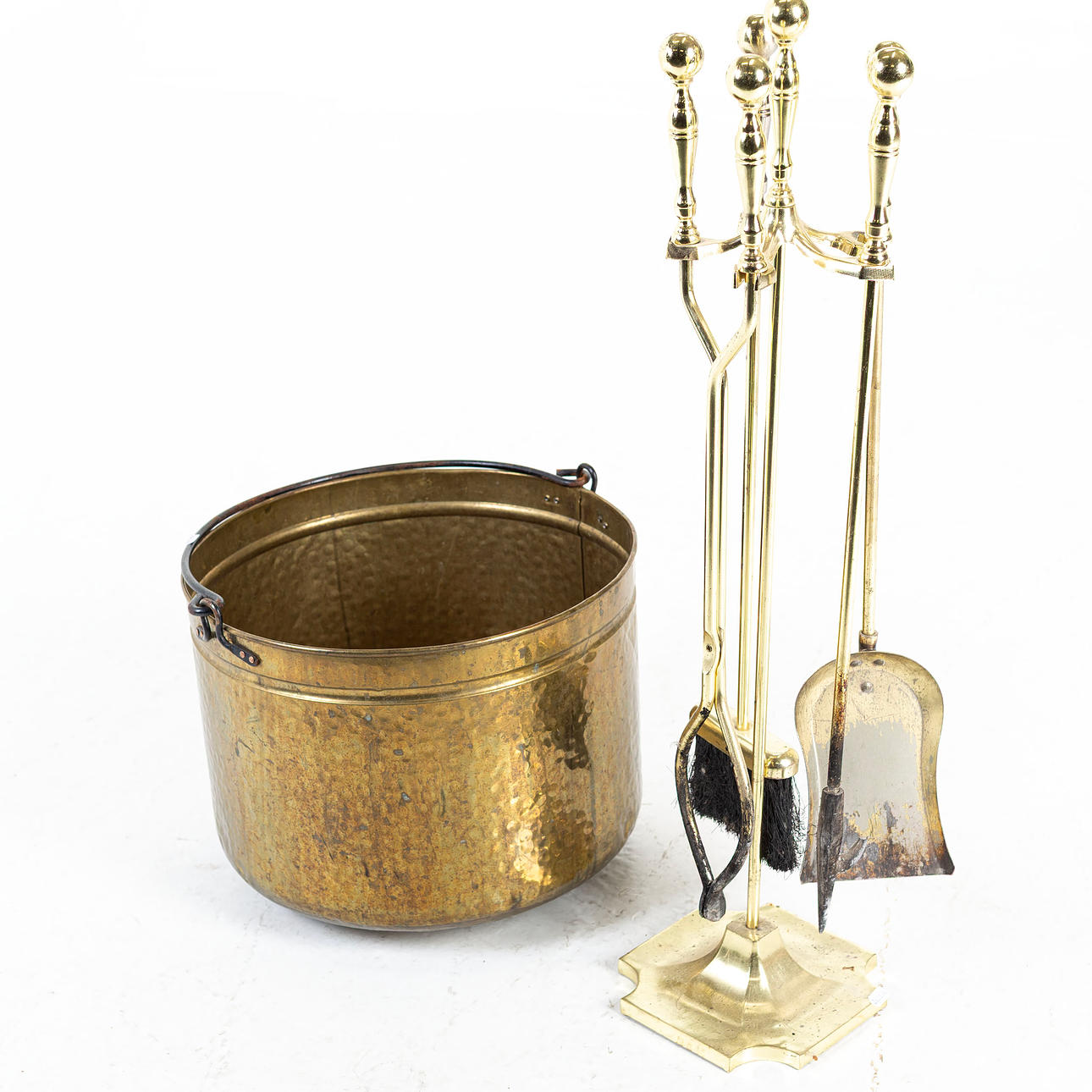 FIRESTAND & COAL BUCKET, brass/yellow metal.