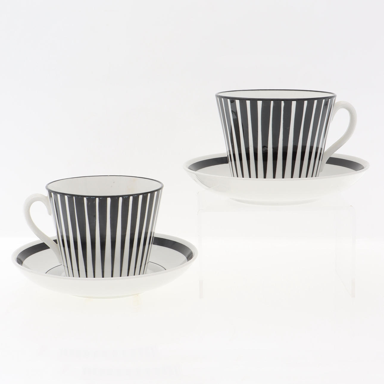 EUGEN TROST. tekopper med underkopper, et par, flintware, „Zebra“, Upsala-Ekeby.