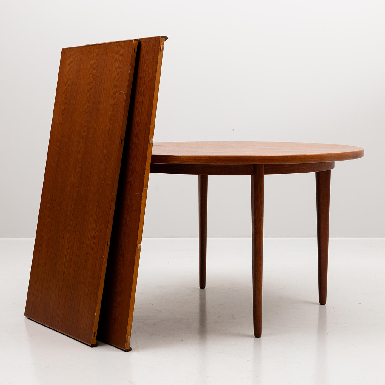 A table, Karl-Erik Ekselius, with 2 insert plates, 1960s.