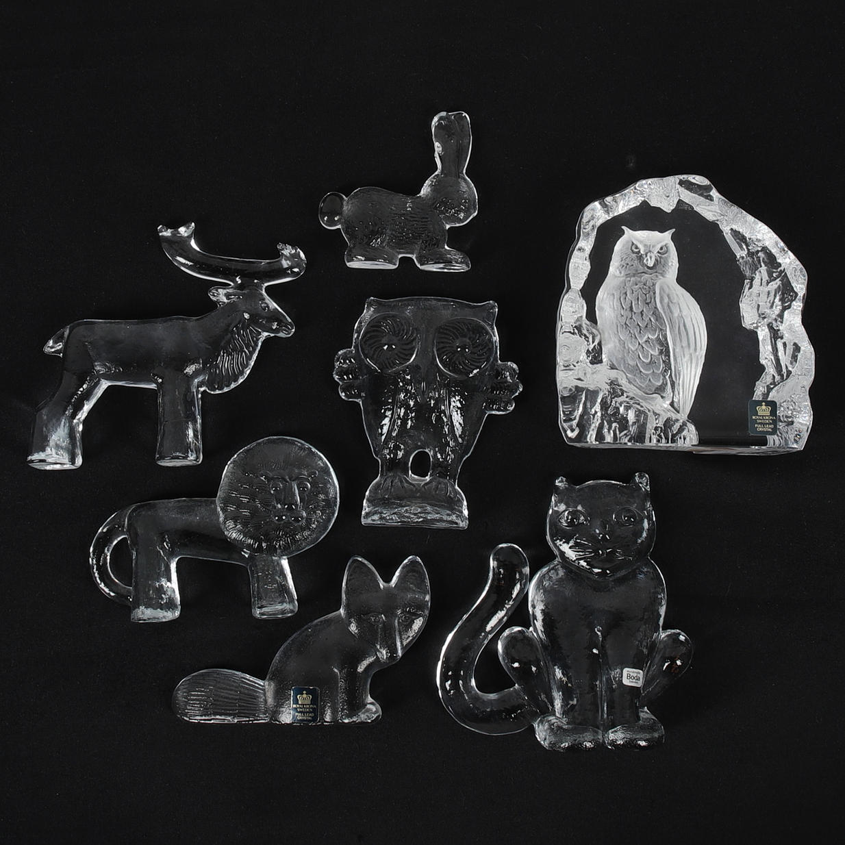 A set of 7 GLASS FIGURES & BLOCKS, including Mats Jonasson, Royal Krona & Boda.