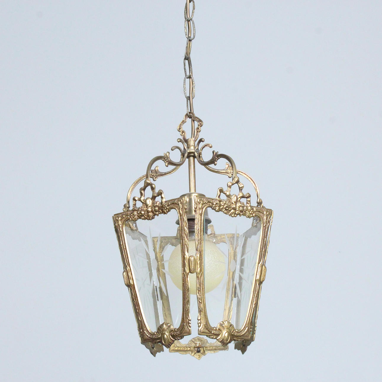 Lantern lamp/Hanging lamp/Empire style pendant lamp.