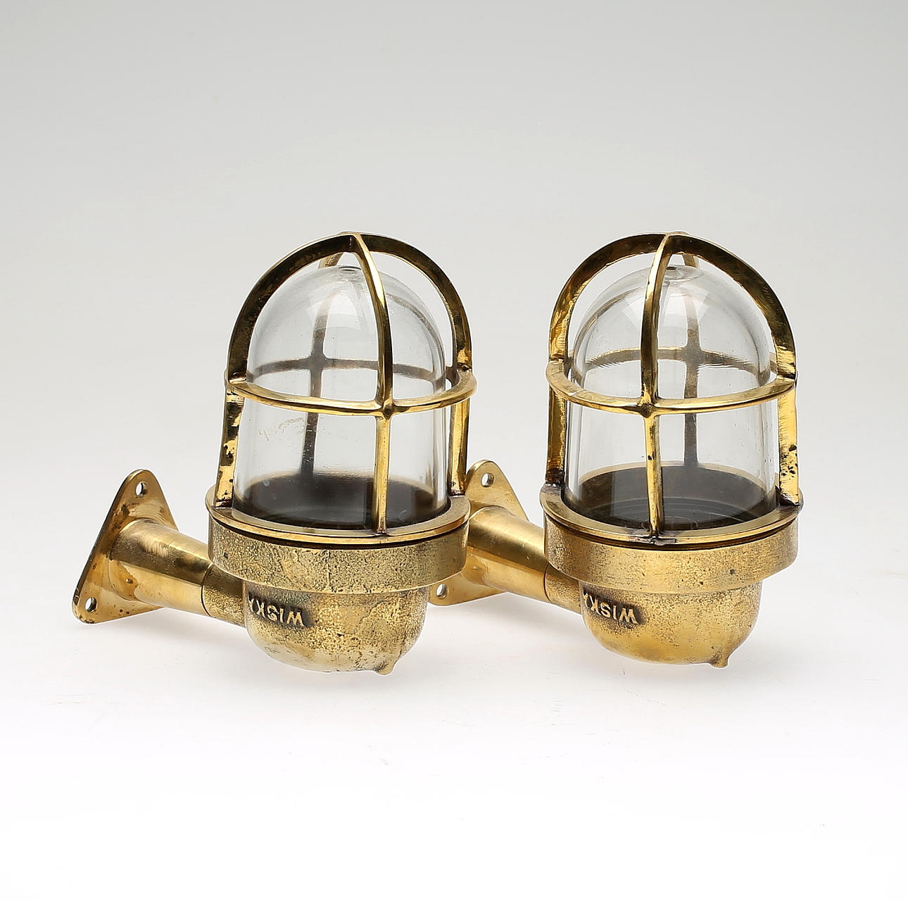 FARTYGSBELYSNING, 2 st, med väggfäste, mässing.