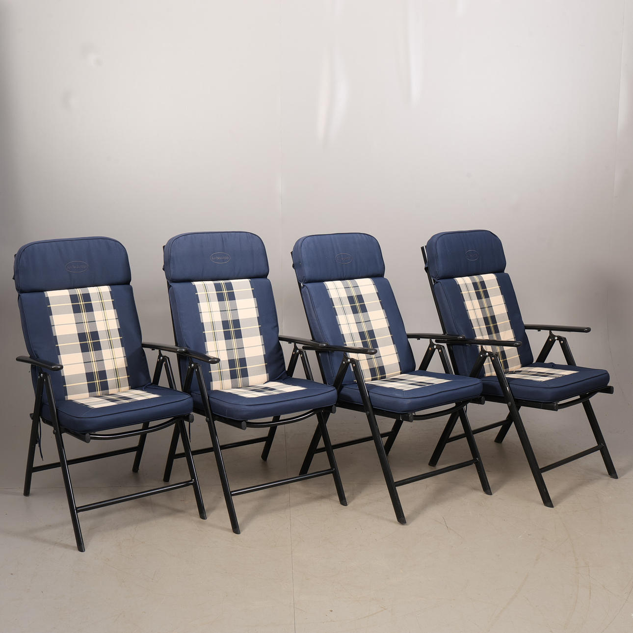 GARDEN CHAIRS, 4 pcs, and CUSHIONS, foldable.