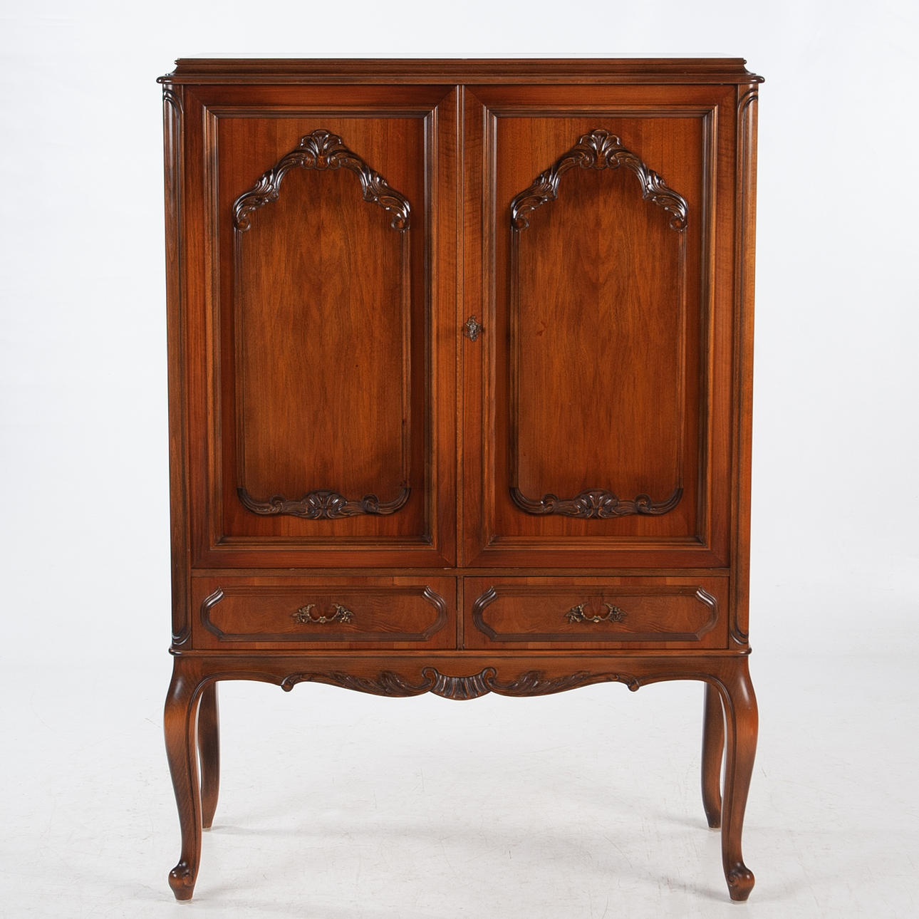 Mueble de estilo rococó, mediados del siglo XX.