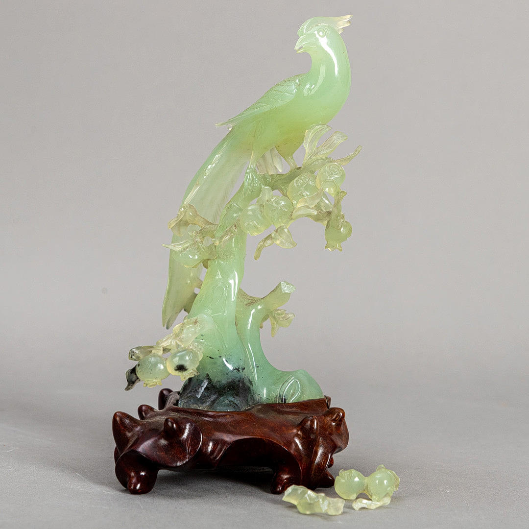 Phoenix on pomegranate branches, nephrite, China, 1. 2nd half of the 20th Jh.