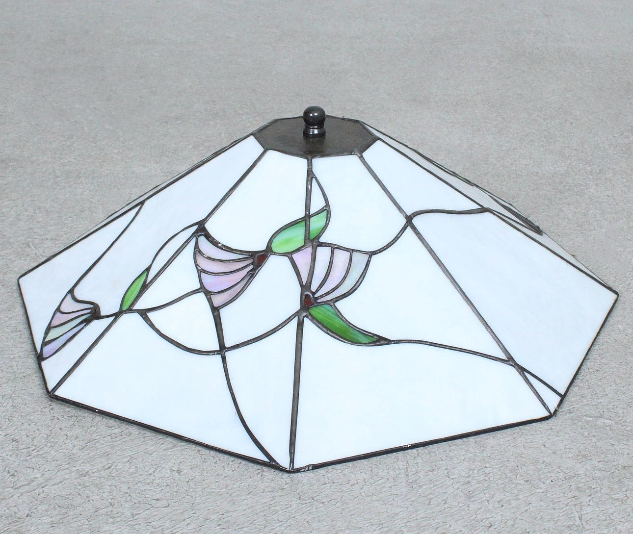 HONSEL. Tiffany style ceiling light.