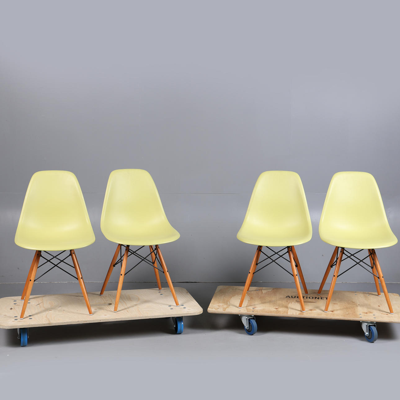 CHARLES & RAY EAMES TIL VITRA. FIRE GRØNNE DSW STOLE (4).