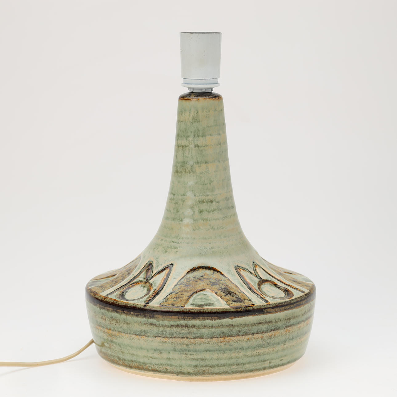 NOOMI BACKHAUSEN (1938-11), a glazed stoneware table lamp with pattern, Søholm, Denmark, 1960/70s.