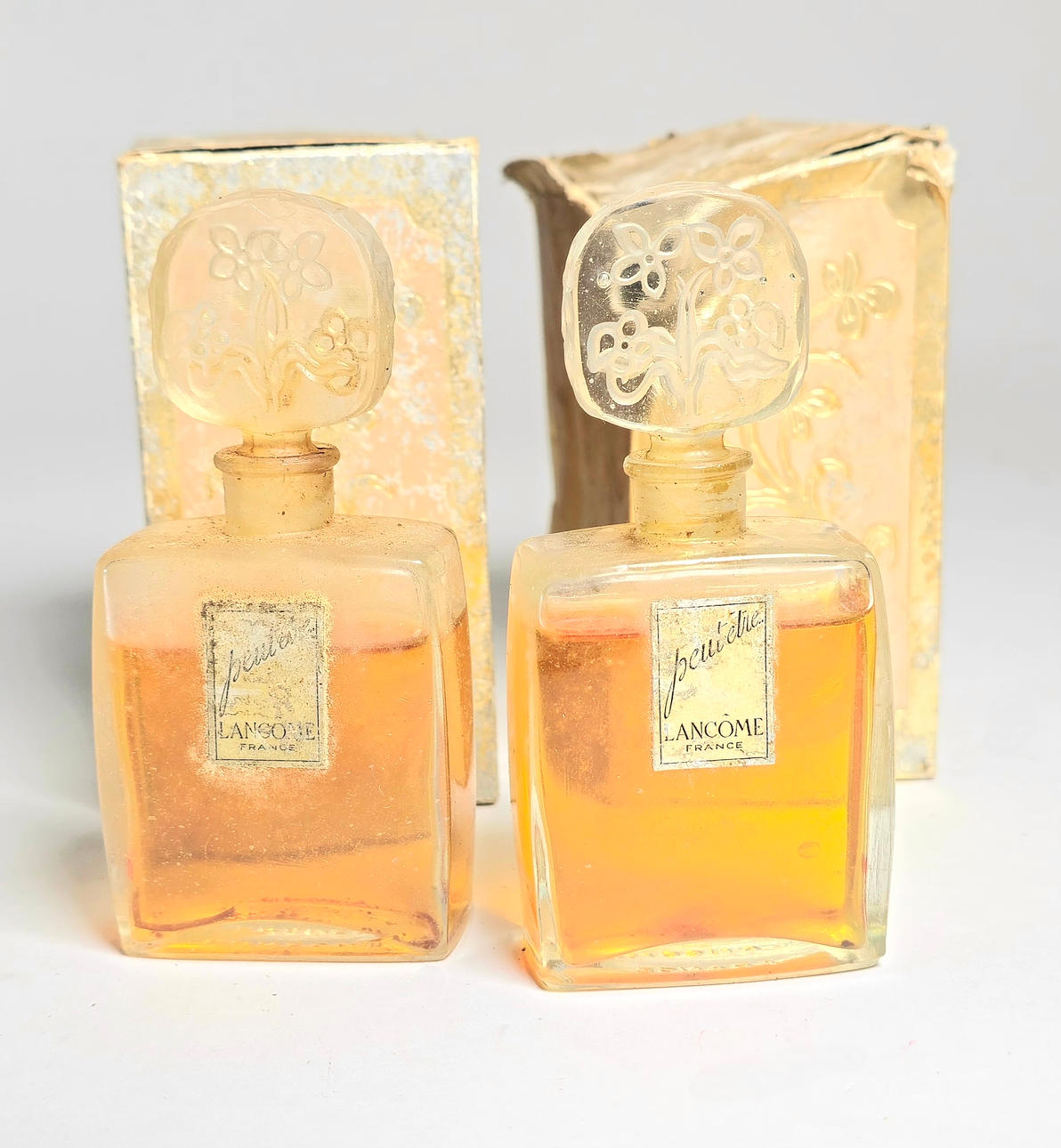 LAUNCH ME. TWO OLD PERFUMES.