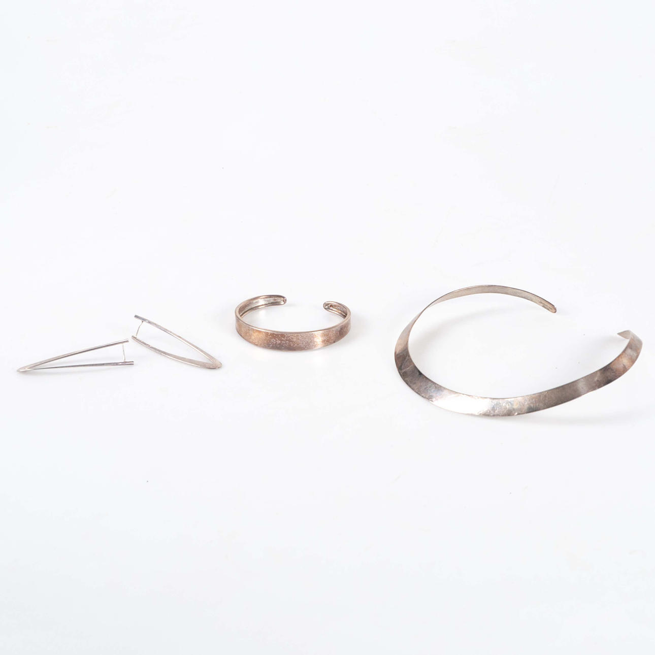 JEWELLERY SET, THREE PIECES, SILVER.