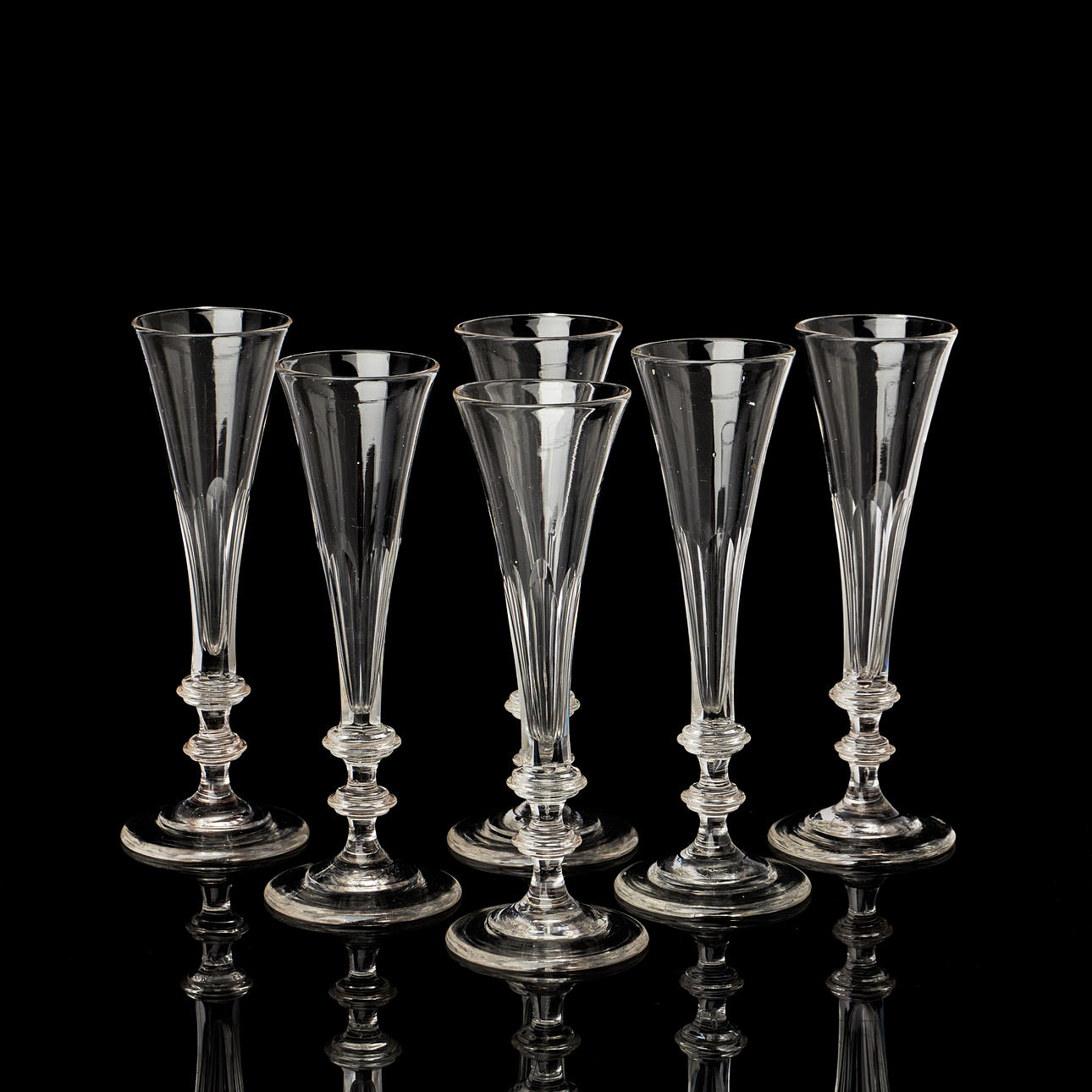 CHAMPAGNESTRÅ, seks stk. 20. århundrede.