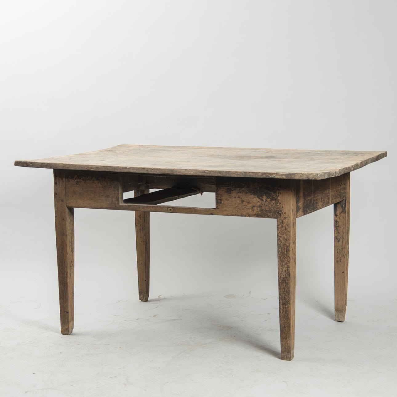 MESA DE COMEDOR, estilo campestre francés.