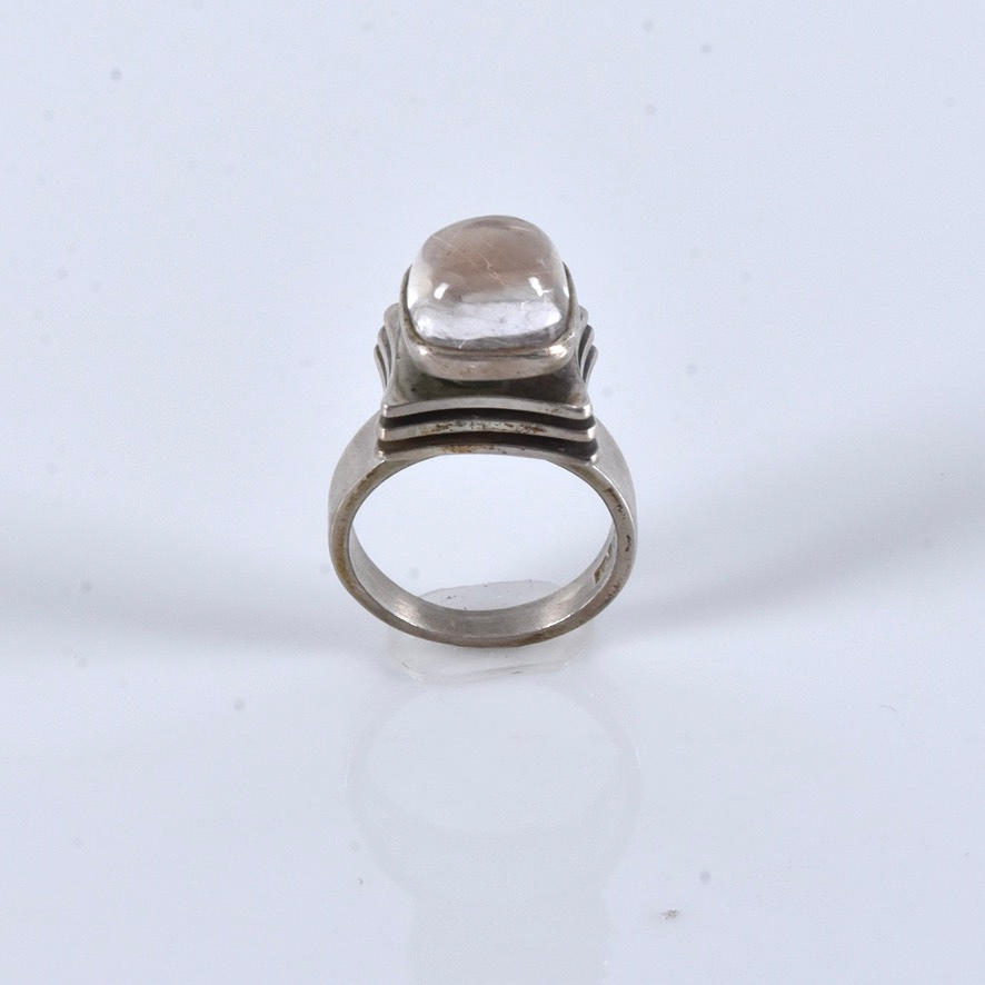 RING, silver with rock crystal.
