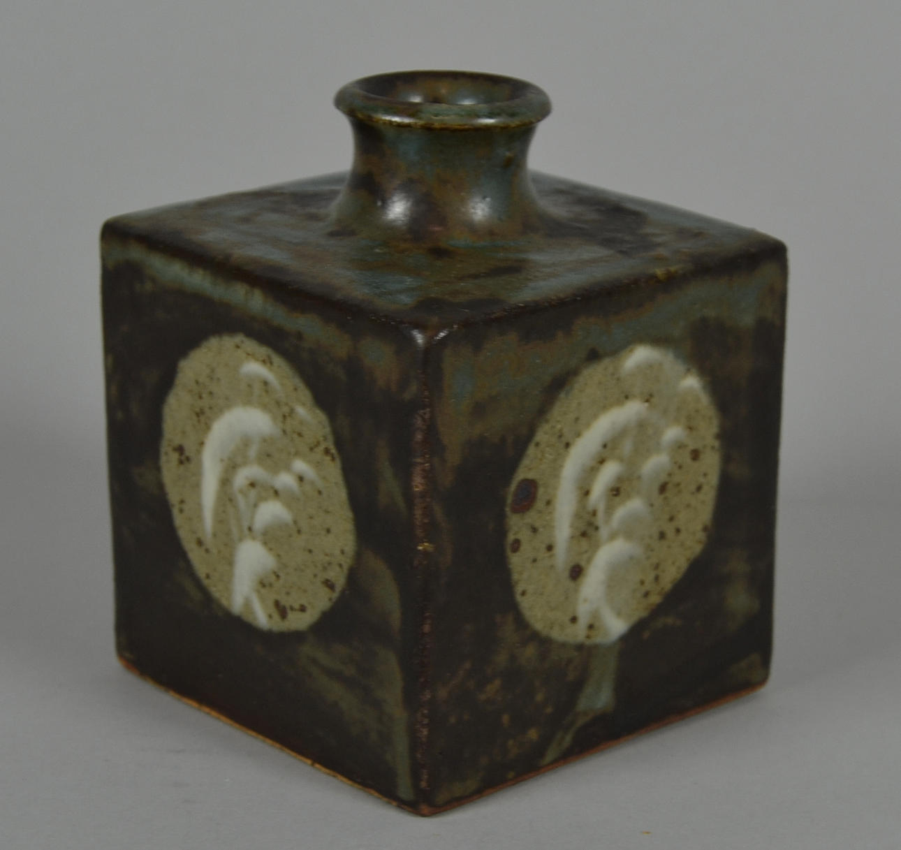 TATSUZŌ SHIMAOKA. VAS.