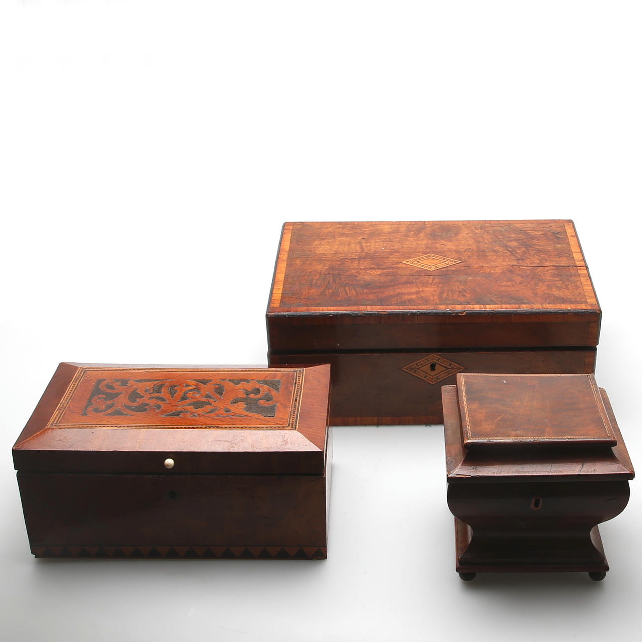 SKRIN, 3 st, trä med intarsia.