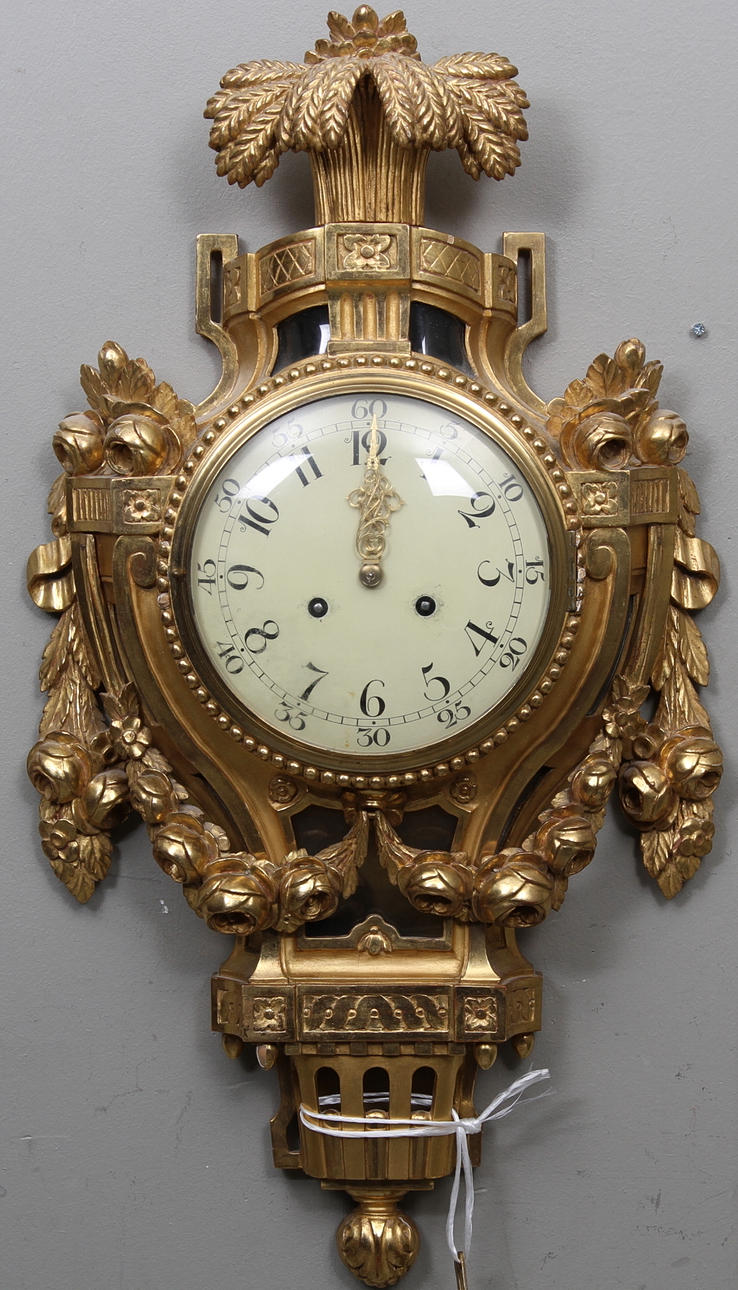 VÄGGPENDYL Gustaviansk stil. 1940-tal-.