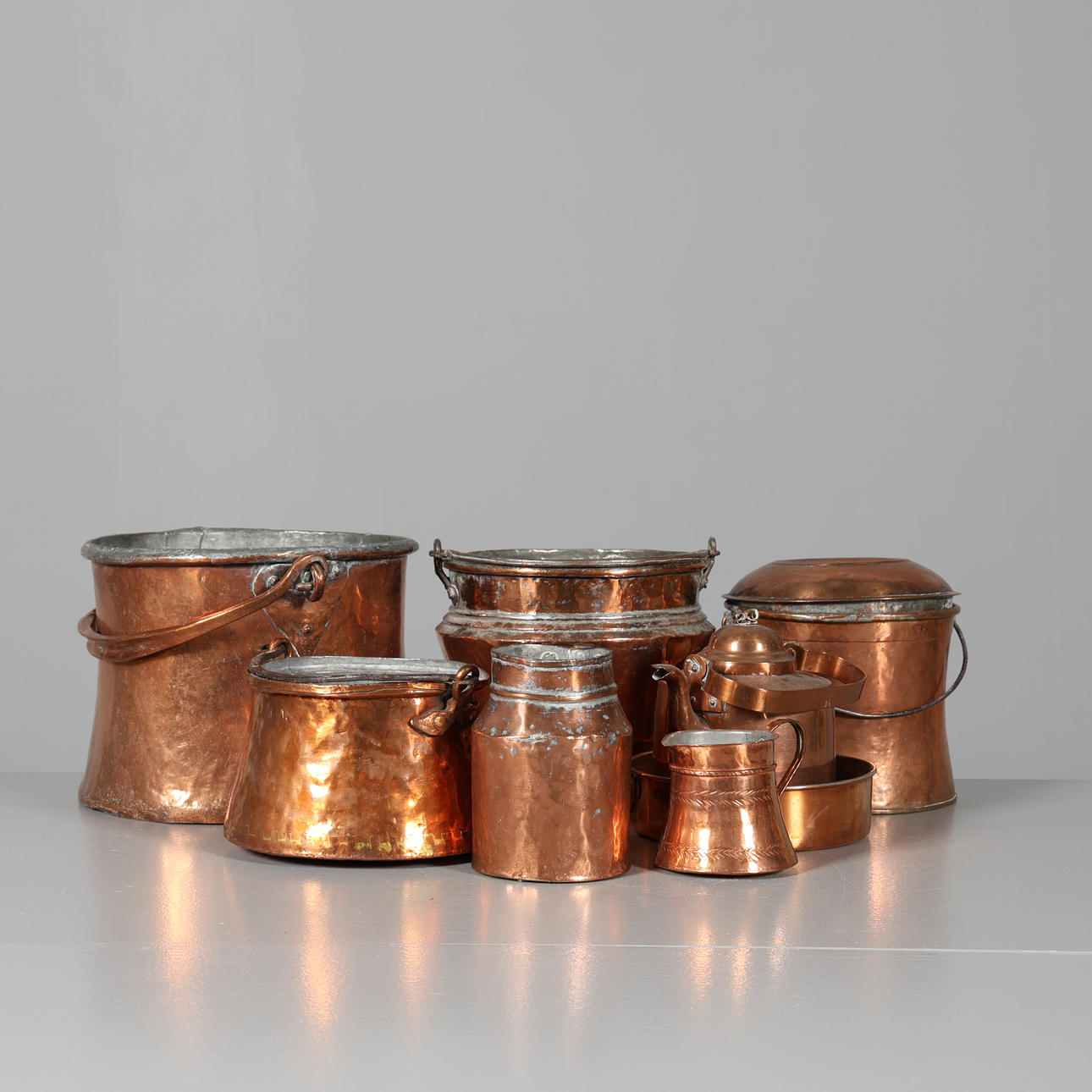 COPPER OBJECTS, 8 pieces.