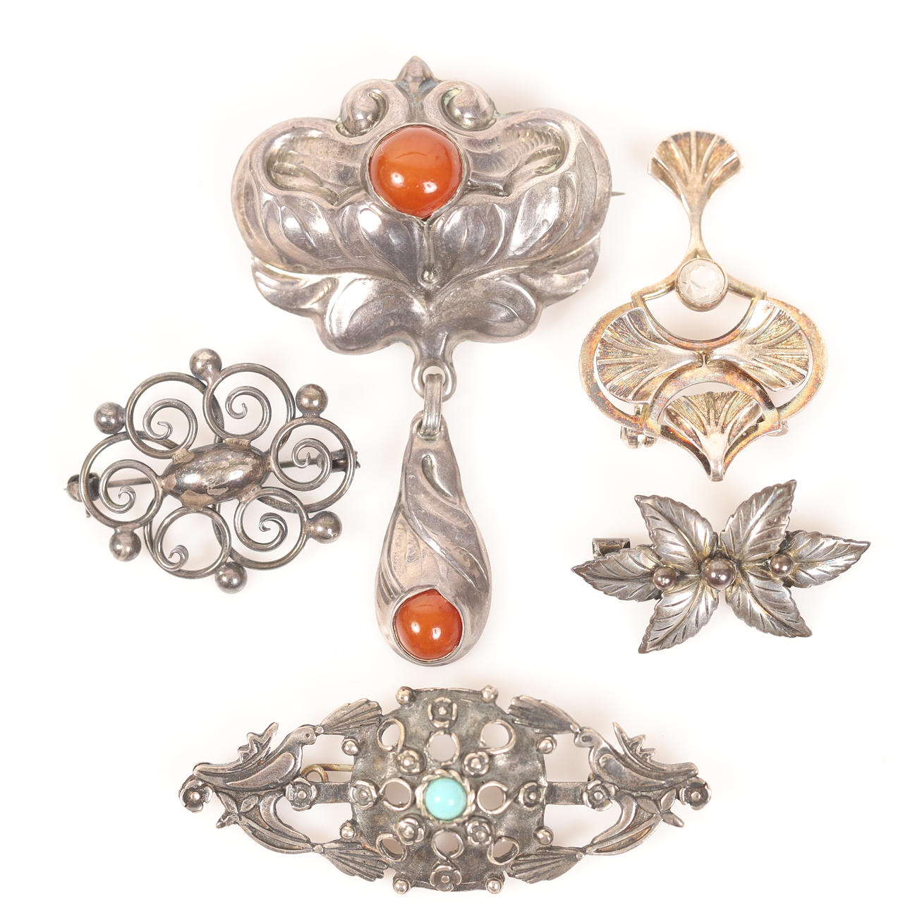 BROCHER, 5 stk., sølv og sten, bl. a. Hermann Siersbol, Danmark.