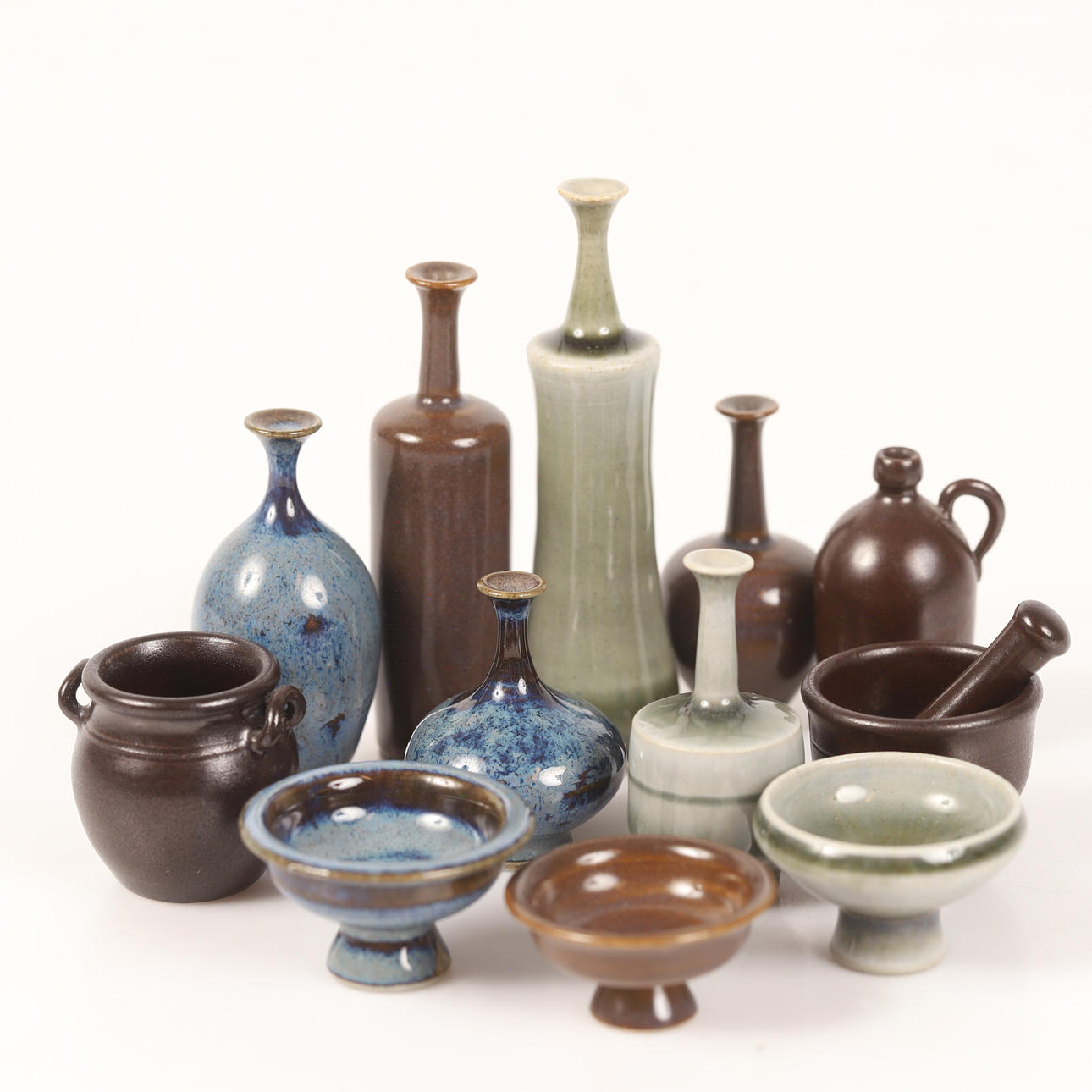 JARRONES EN MINIATURA, 12 piezas, gres, Höganäs.