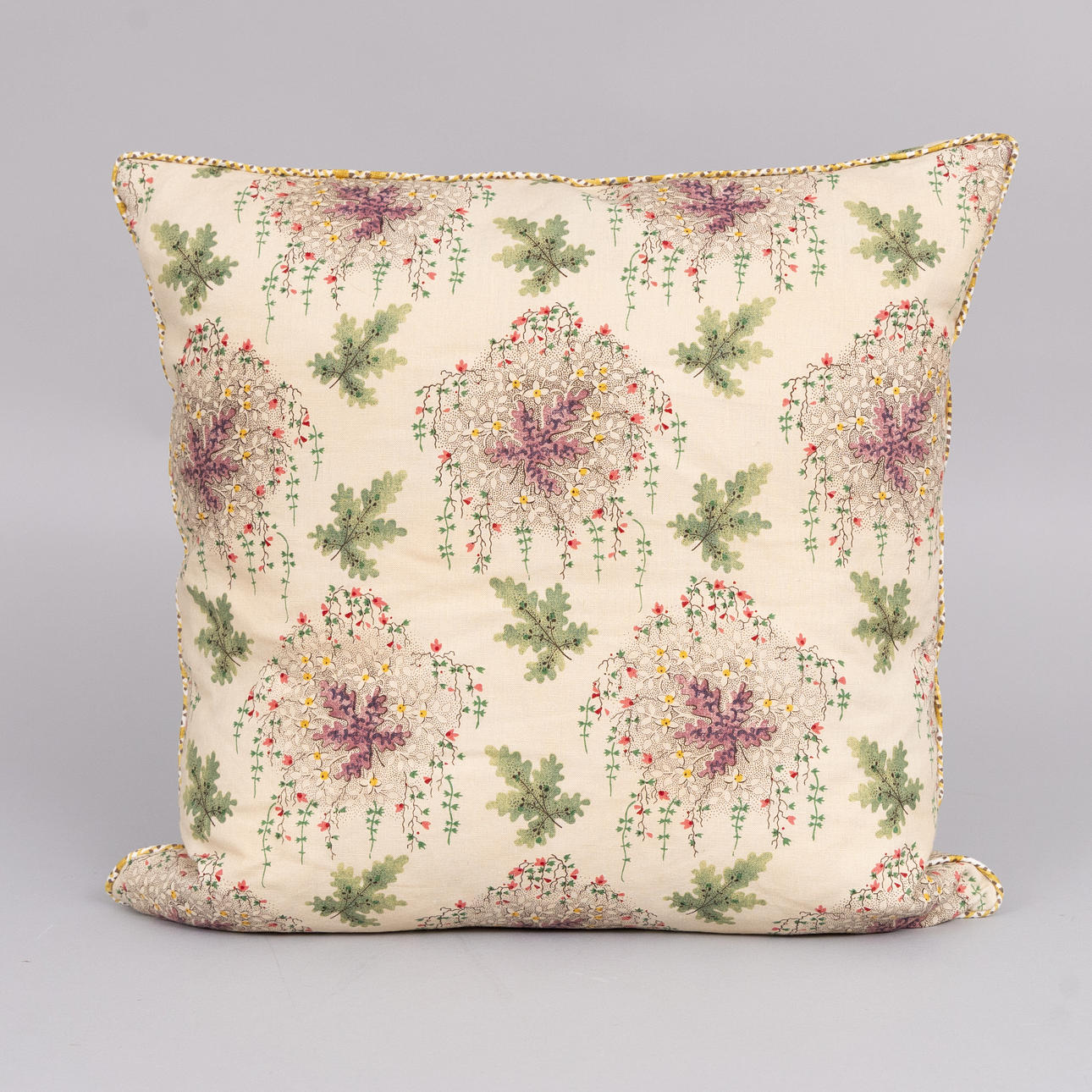 DECORATIVE CUSHION, hand-sewn, Décors Barbares.