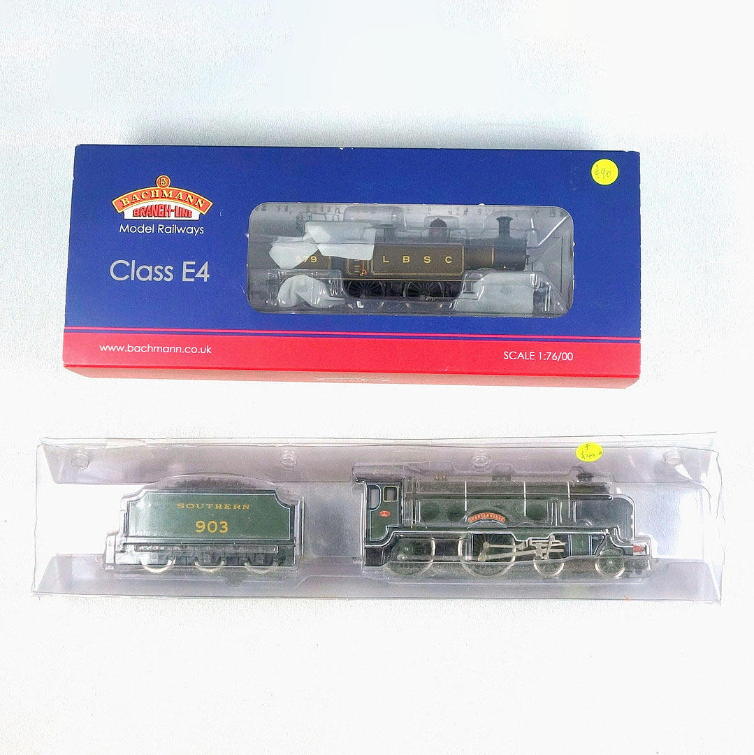 BACHMANN OO GAUGE CLASS E4 AND A HORNBY LOCOMOTIVE.