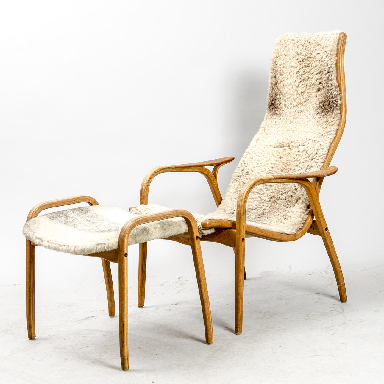 FÅTÖLJ SAMT FOTPALL, "Lamino", Yngve Ekström.