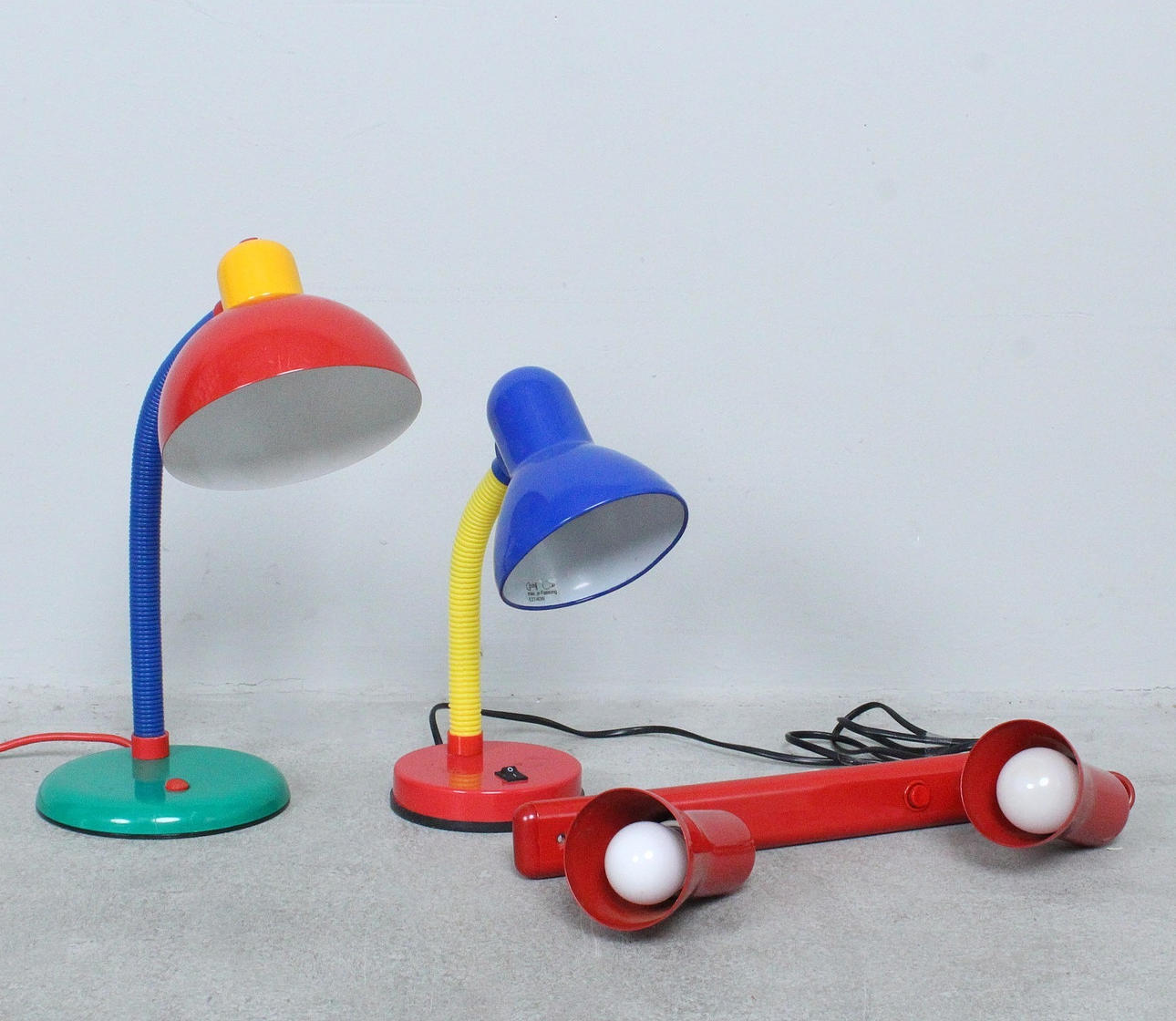 Set table lamps/wall lamp in Memphis style.