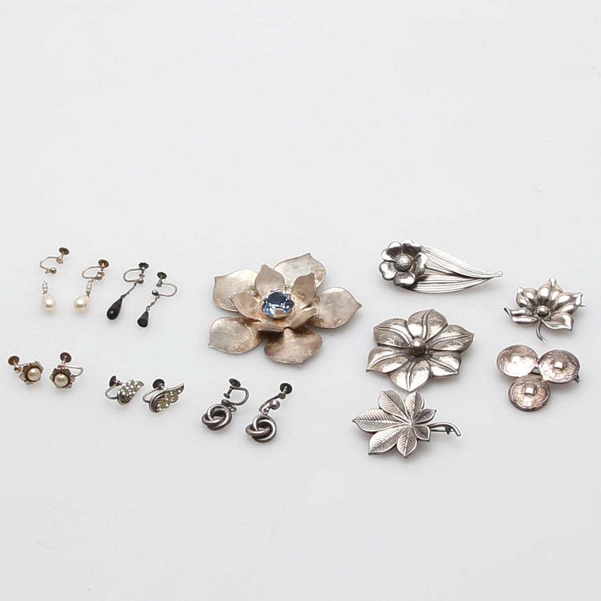 SMYCKEN i silver, 16 st, bl a G A Dahlberg, Malmö, totalvikt 86 gram.