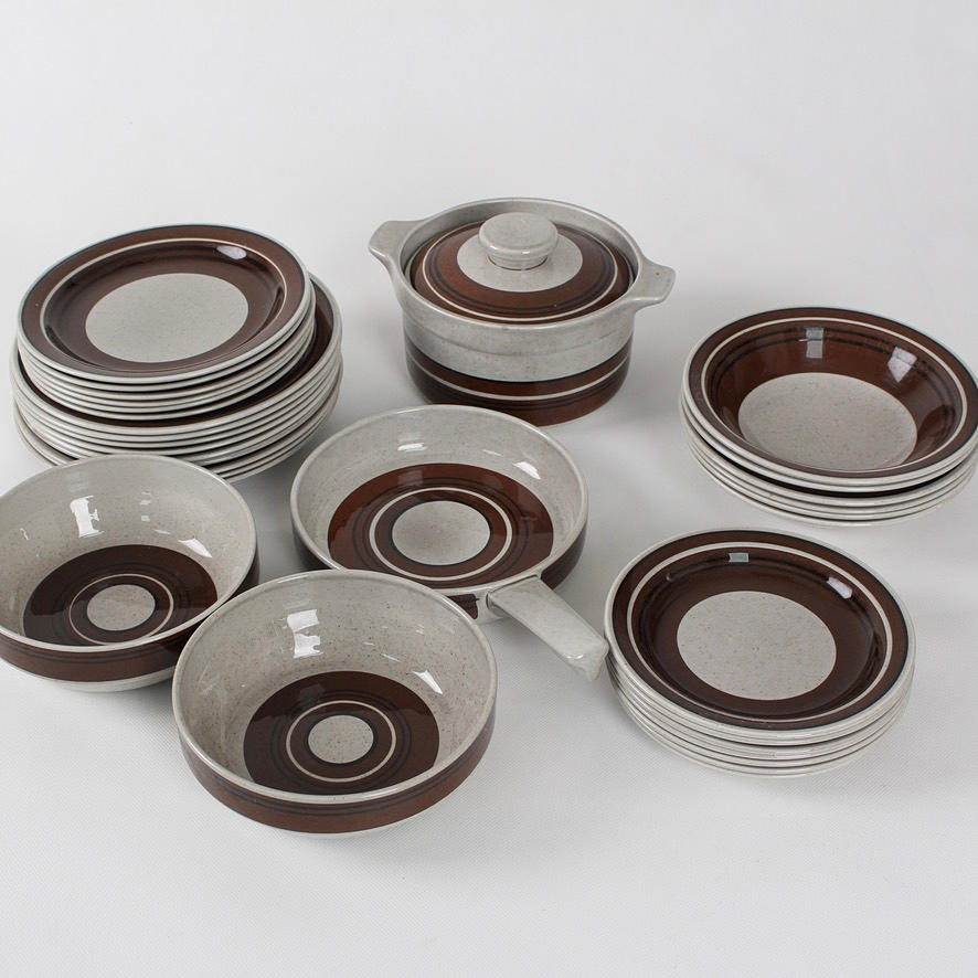 A 34-piece “Isolde” dining set, Rörstrand.