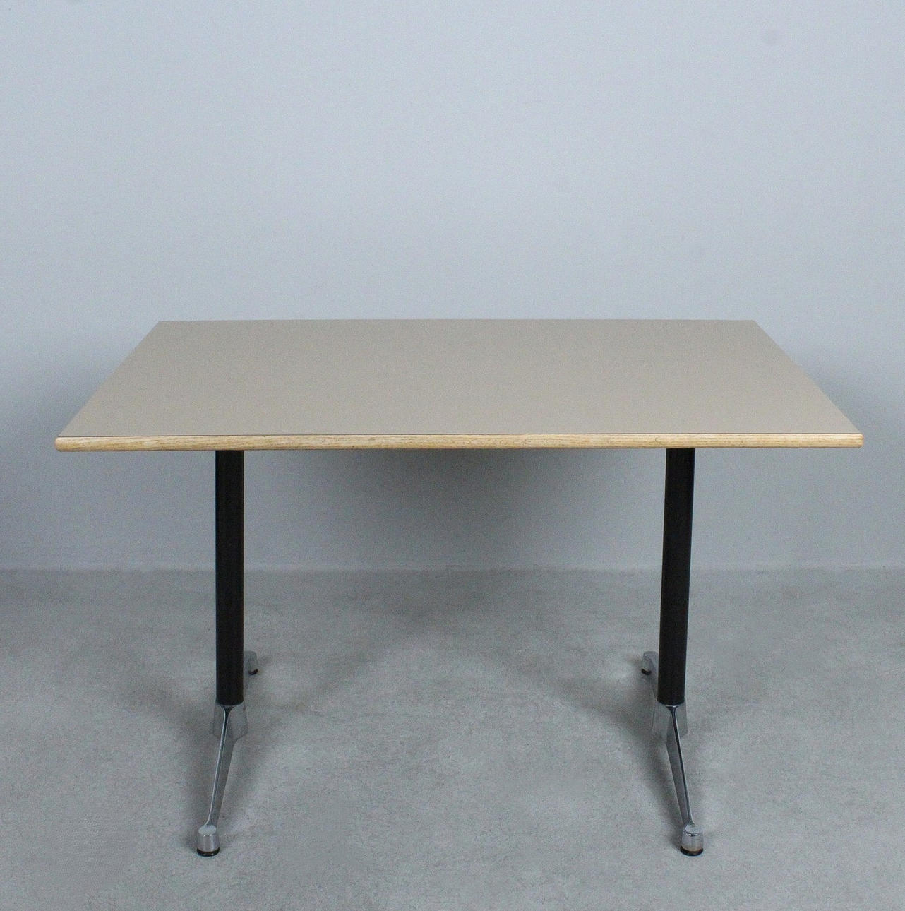 CHARLES & RAY EAMES. Vitra/Hermann Miller. table/desk.