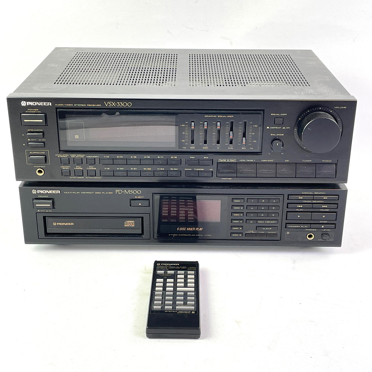THE PIONEER. Amplifier & CD player, VSX-3300, PD-M500.