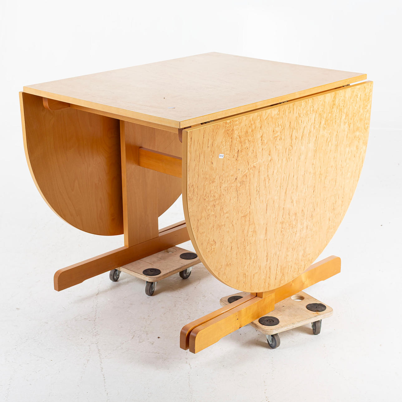 A dining table/PERCUSSION TABLE, masur birch, Lammhult, second part of the 20th century.
