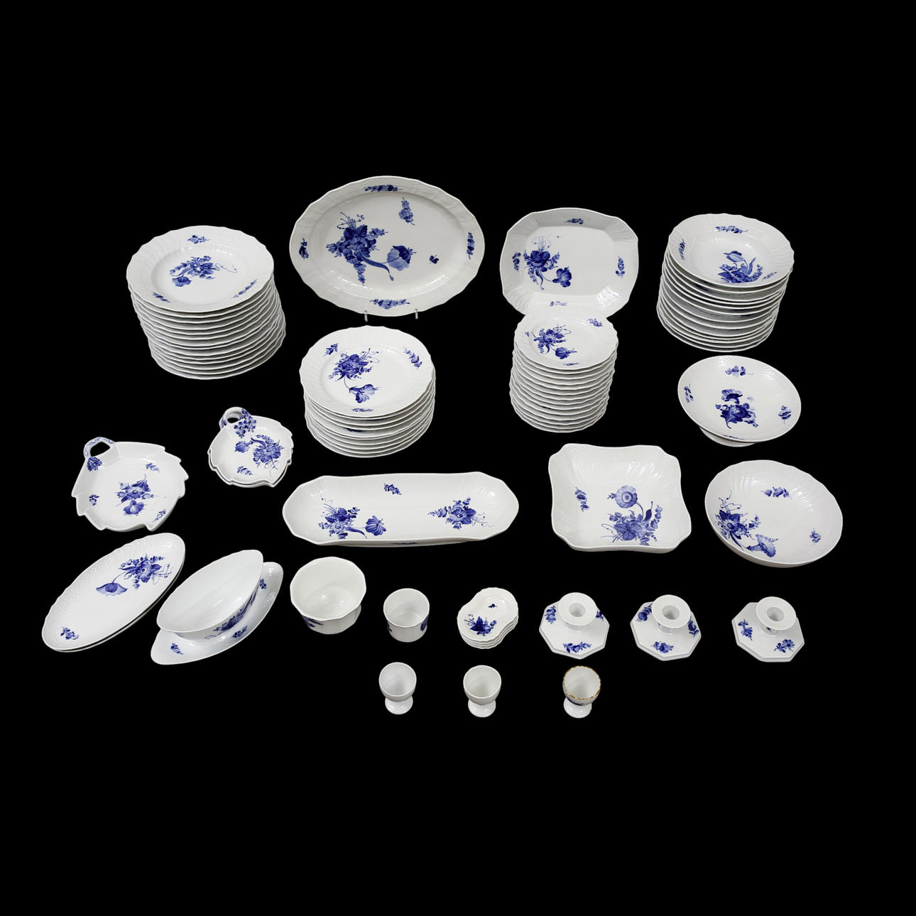 A tableware set, “Blå Blomster”, Royal Copenhagen, Denmark, 75 pieces.