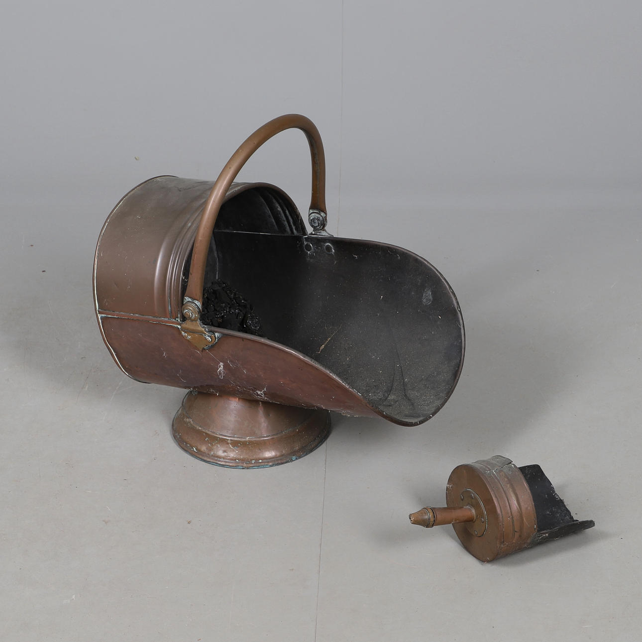 A COPPER COAL SCUTTLE.