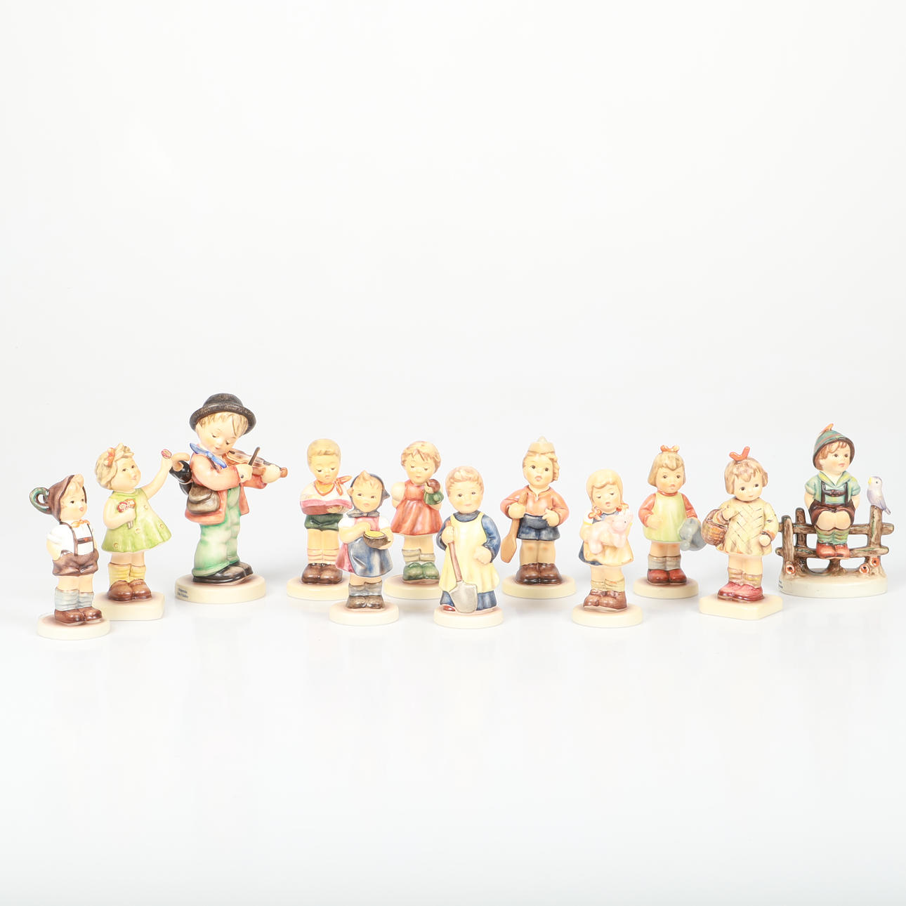 FIGURES, 12 kpl, lapset, posliini, Goebel, Saksa.