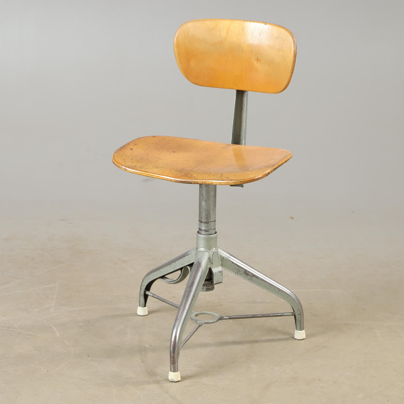 A mid 20th century office chair.